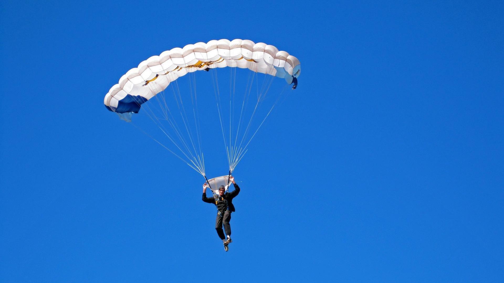 利拉德季后赛对决库里无一胜绩,今年能否改写历史?